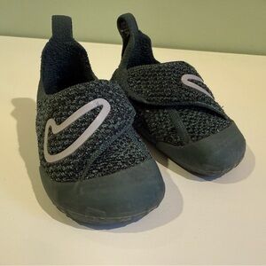 Nike Swoosh 1 Kids' Dark Green